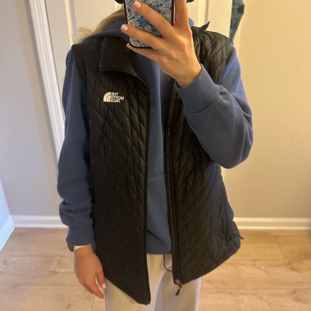 Th North Face black vest, size XL